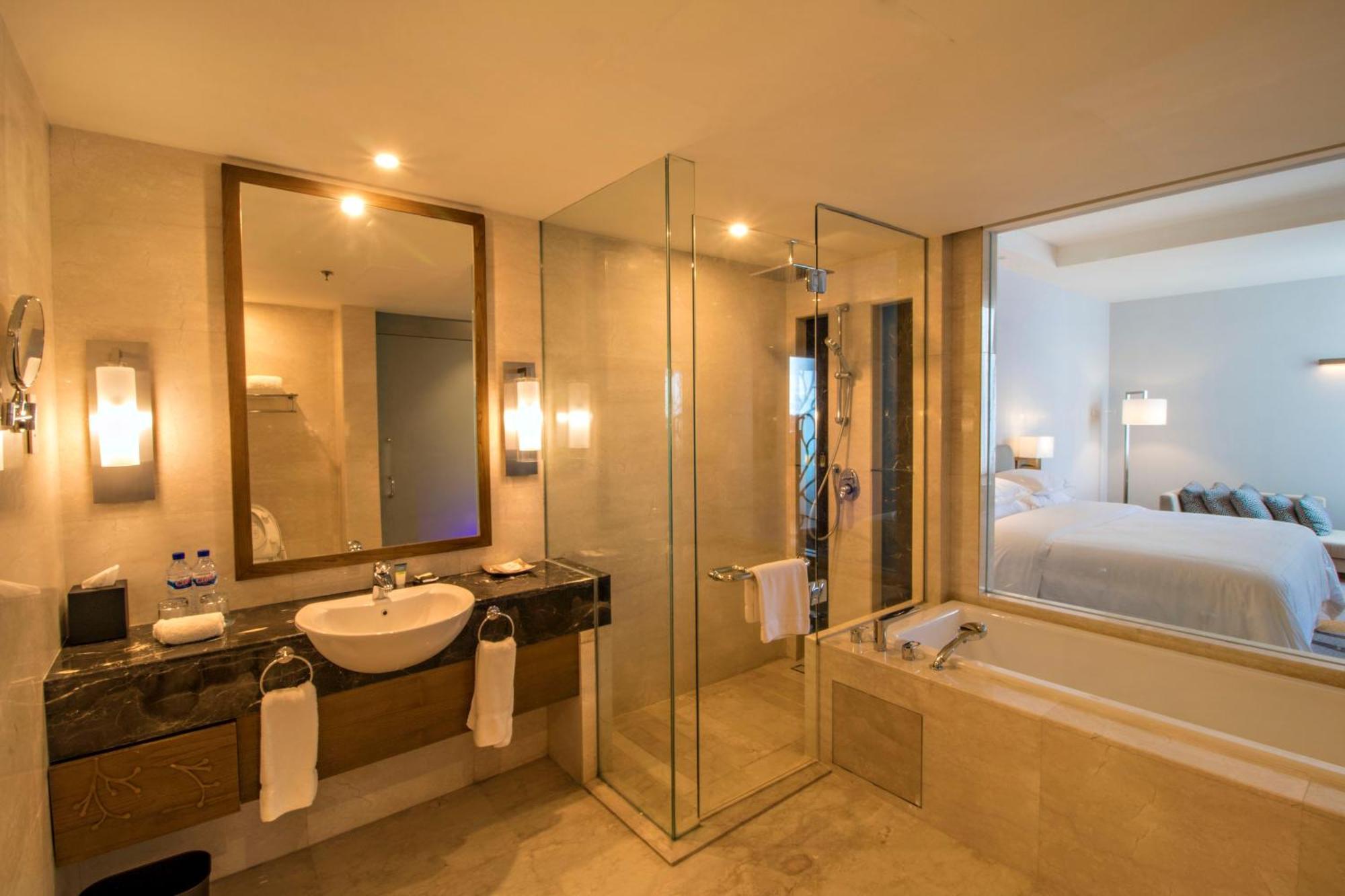 Four Points By Sheraton Hotel 4*
